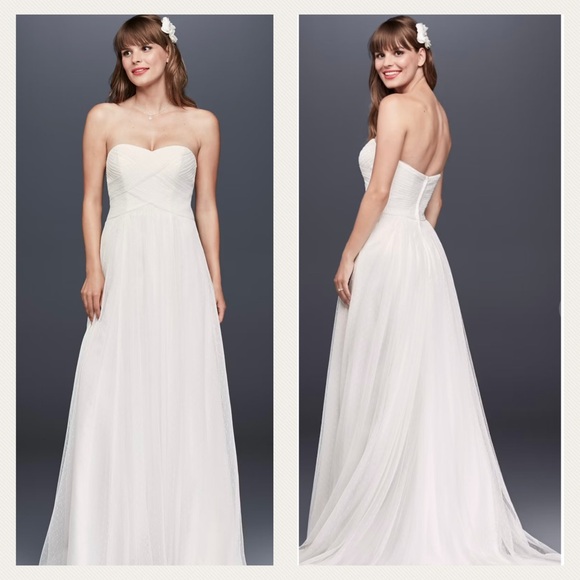 BRAND NEW DAVID’S BRIDAL GALINA
Dot Tulle Sweetheart Neck Wedding Dress 22W - Picture 1 of 9
